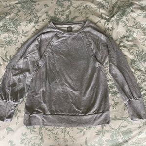 NWOT Gap- Grey Maternity/Nursing Top- Size Small